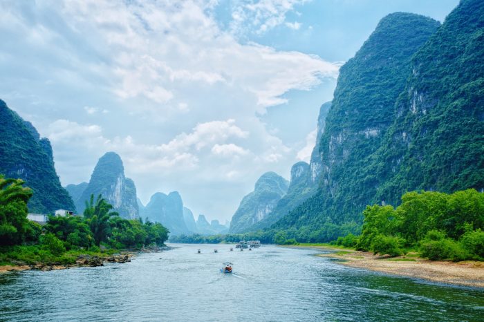 Viaje de 13 Días en Grupo Pequeño por Hong Kong – Pekín – Xi’ an – Guilin – Shanghai