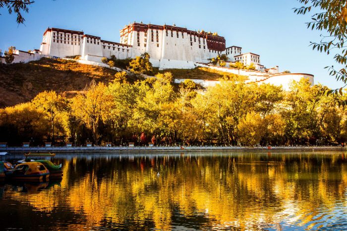 Viaje en Grupo Pequeño de 14 Días de Pekín – Xi’an – Lhasa – Chongqing – Crucero por el Río
