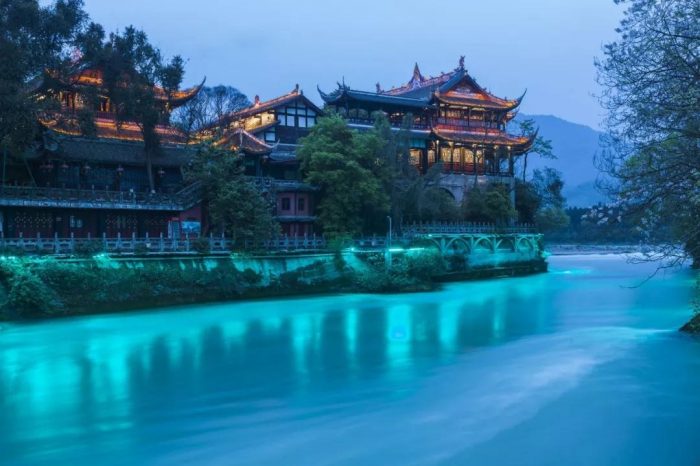 Viaje de 3 Días de Chengdu & Mt. Qingcheng & el Monte. Heming