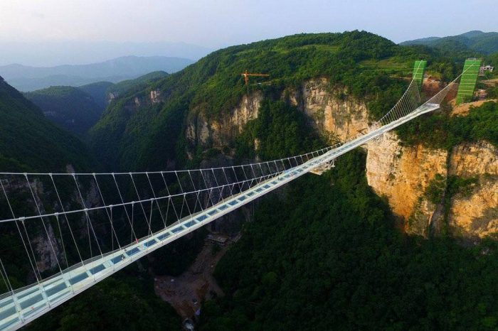 Viaje de Un día a Puente de Vidrio & Lago Baofeng