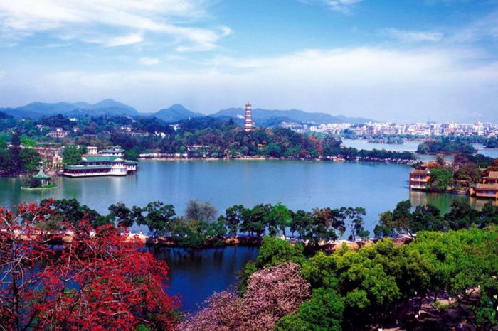 Viaje en Tren de Alta Velocidad a Shanghai, Suzhou y Hangzhou