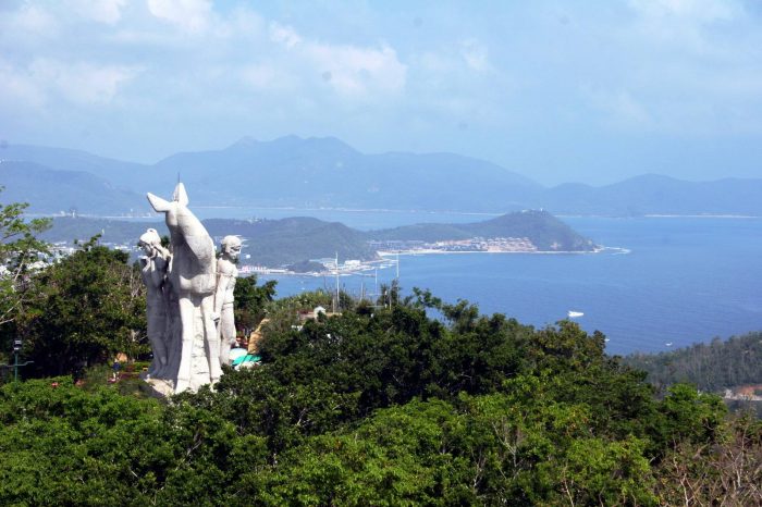 Viaje de 4 Días de Vacaciones en Sanya con la Experiencia del Tren Circular de Alta Velocidad